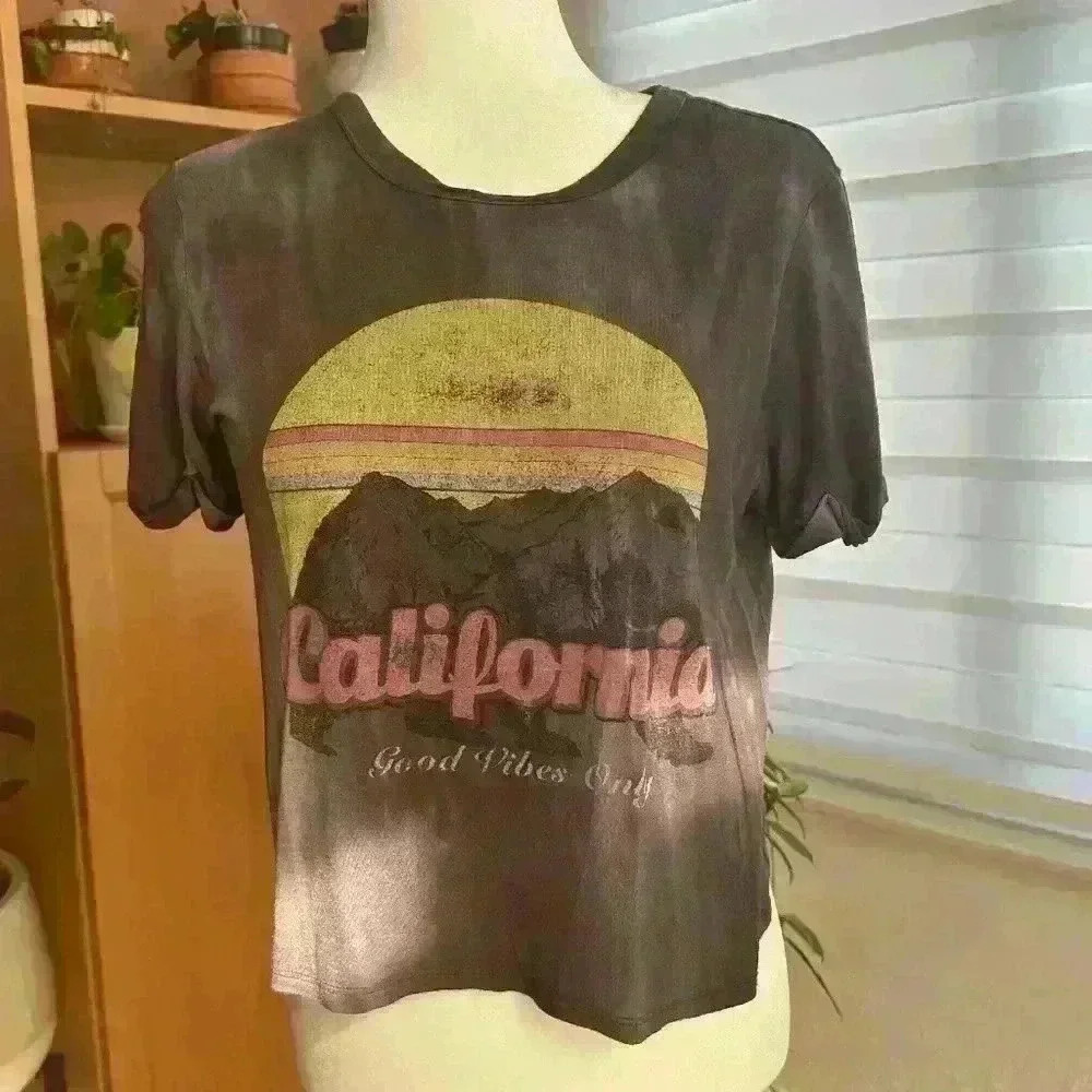 THE CLASSIC -  California GOOD VIBES ONLY - Crop Shirt - Size Small